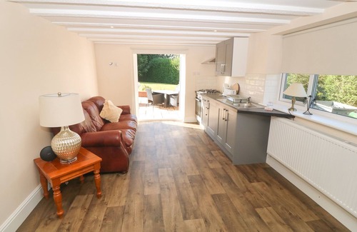 Llanddeusant Cottage | Plas Eithin