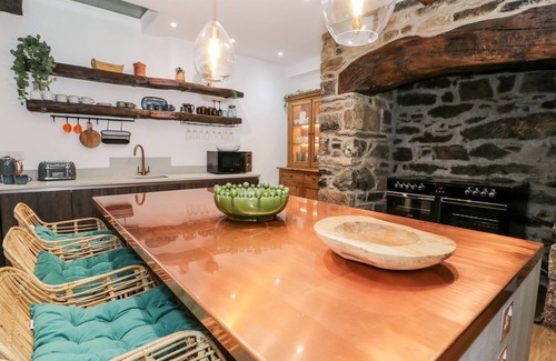Abergele Cottage | PLAS GLAN YR AFON, luxury holiday cottage, with hot tub in Llangernyw