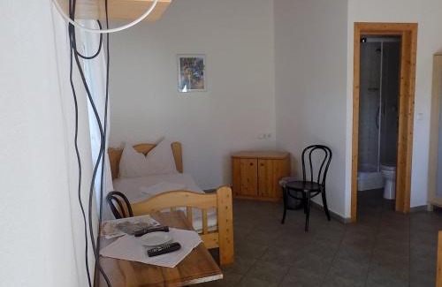 Nyul Bed & Breakfast | Platán Panzió