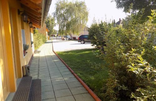 Nyul Bed & Breakfast | Platán Panzió