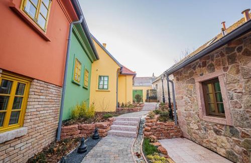 Tata House | Platan Udvarhaz