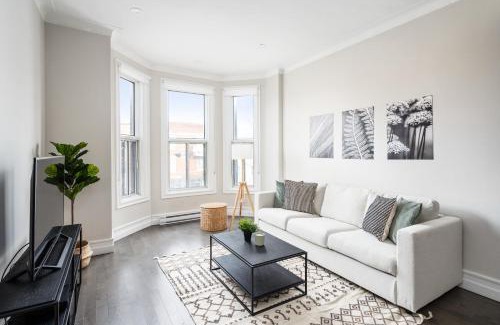 Mile End Apartment | Plateau Prime Residence