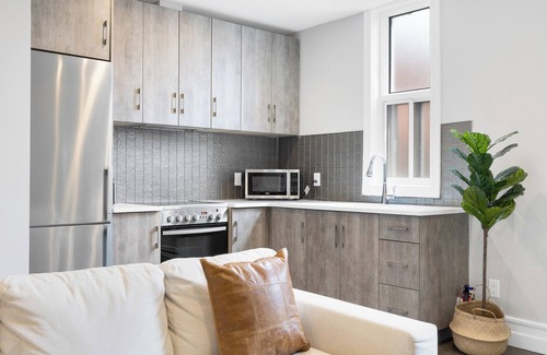 Mile End Apartment | Plateau Prime Residence