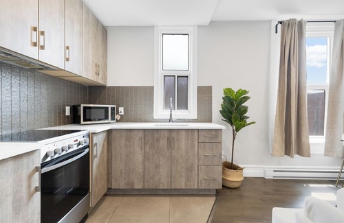 Mile End Apartment | Plateau Prime Residence