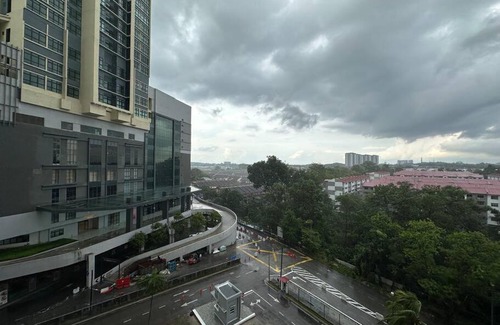 Taman Bukit Mewah Apartment | Platino 2BR ParadigmMall Netflix By STAY