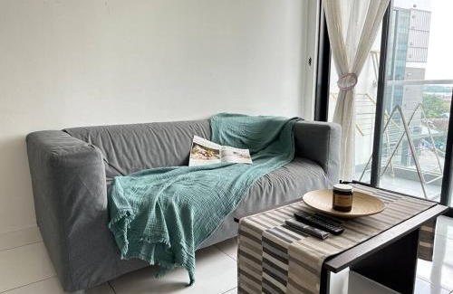 Taman Bukit Mewah Apartment | Platino 2BR ParadigmMall Netflix By STAY