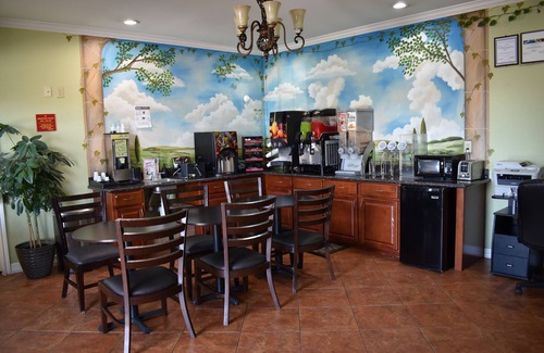 Barker Hotel | Platinum Inn Katy