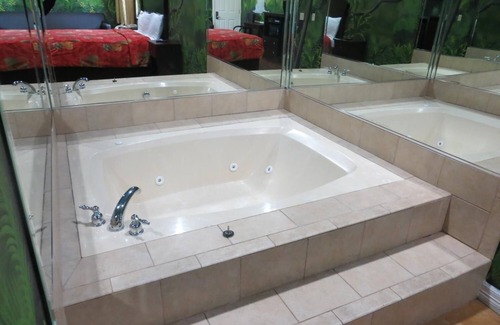 Barker Hotel | Platinum Inn Katy