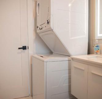 Peak's Suburban Addition Apartment | Platinum Palace 1BR1BA-Central Dallas Stay