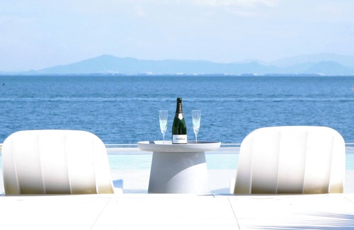 Minami-komatsu Villa | PLATINUM RESORT 1 Villa with Infinity Pool with Private Beach Water Bike Boat unloading available (bring your own) Vacation Rental