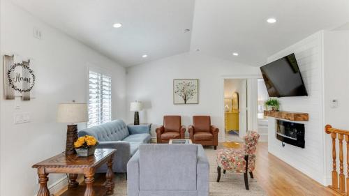 Orem House | Play & Gather in Luxury,Pets too! Close to it Everything!
