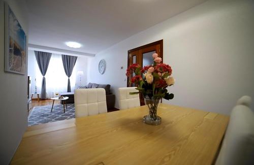 Distrito Oeste Apartment | Playa Arbeyal & Garaje -VUT-2093-AS