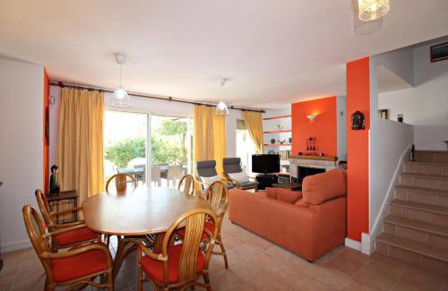 Vera Beach House | Playa de Baria I