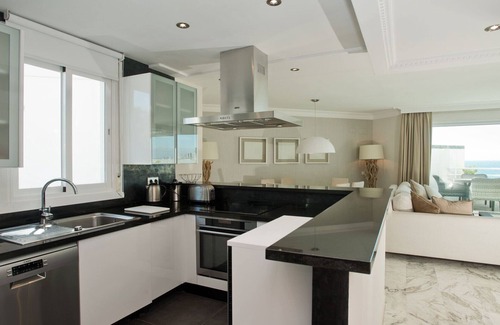 Golden Mile Apartment | Playa Esmeralda - A beautiful beachfront apartment - holiday rental in Marbella - Puerto Banus