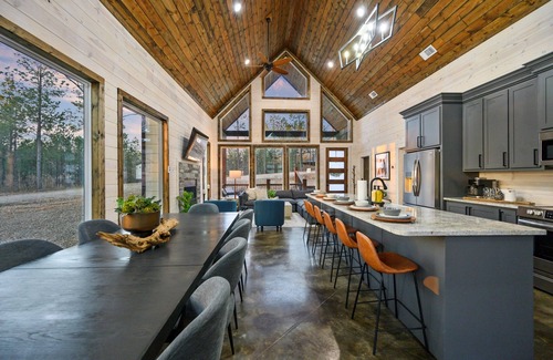 Broken Bow Cabin | Playful Retreat | Swing&Slide, Arcade, Foosball