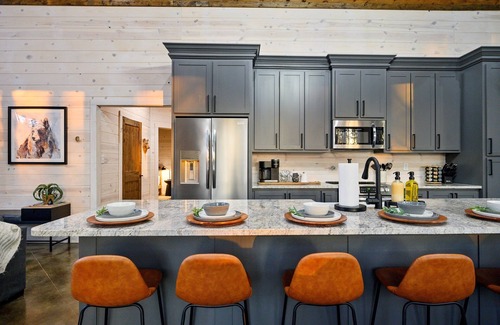 Broken Bow Cabin | Playful Retreat | Swing&Slide, Arcade, Foosball