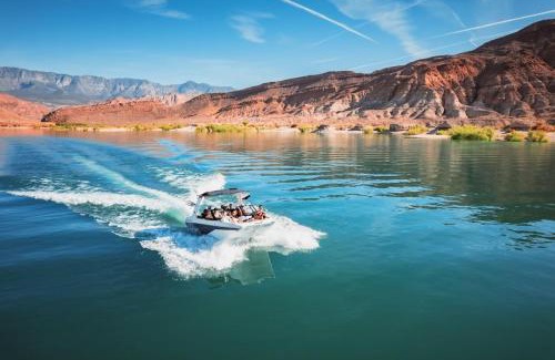 Washington House | Playtime at Esc 2367 Gorgeous new home with Bunk Room, BBQ, Foosball, Resort Pickleball Courts!