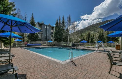 Lakeside Village House | Plaza 1408 by SummitCove Lodging