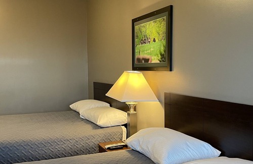Brown County Hotel | Plaza Inn