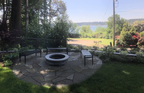 Bainbridge Island House | Pleasant Beach Getaway - Breathtaking Puget Sound Views and Steps from the Beach