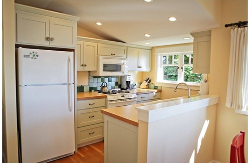 Bainbridge Island Cottage | Pleasant Beach Cottages Bainbridge Island Waterfront Beach House