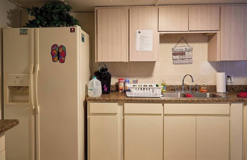 Homosassa House | Pleasant Days Lodging Scallop Room