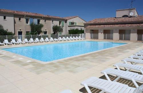 Mouries House | pleasant gîte, with collective heated swimming pool, in the heart of the alpilles in mouriès, 4/6 people.