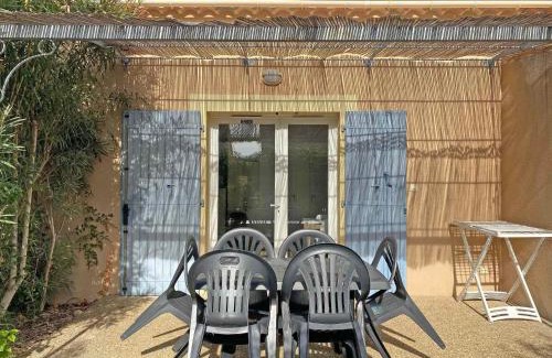 Mouries House | pleasant gîte, with collective heated swimming pool, in the heart of the alpilles in mouriès, 4/6 people.