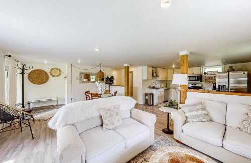 Morrisville House | Pleasant Pond Main House