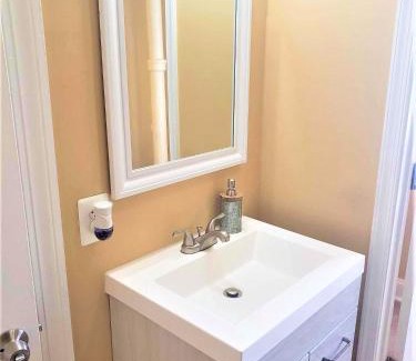 West Hyattsville Bed & Breakfast | Pleasant Private Room in Washington DC