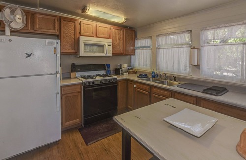 Prescott House | Pleasant Street Cottage ~ The Perfect Location with all the Comforts of Home