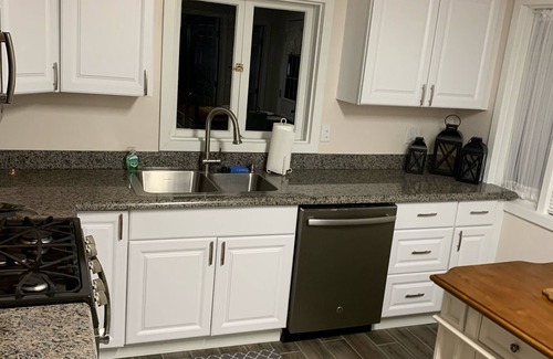 Prescott House | Pleasant Street Suite