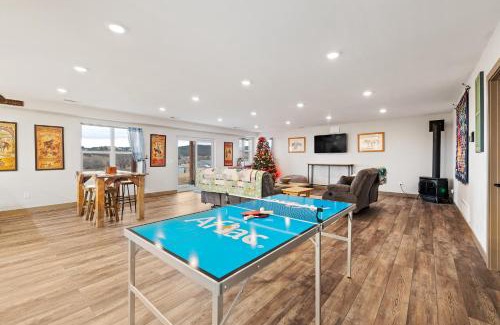 Sturgis House | Pleasant Valley Getaway