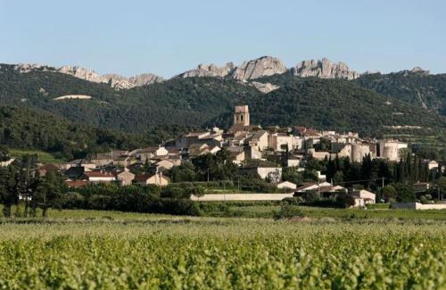 Sablet Apartment | Pleasant Winemaker apartment