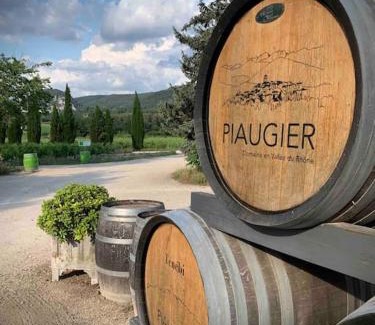Sablet Apartment | Pleasant Winemaker apartment