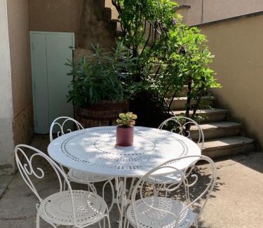 Sablet Apartment | Pleasant Winemaker apartment