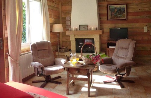 Siguer House | pleasure of a village life, magnificent view of the mountains, calm, comfort.