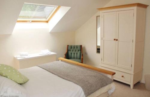East Tisted House | Pleasure Row
