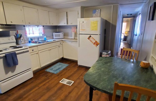 West Monroe Apartment | Plenty of space for that extended stay! 3 Beds!