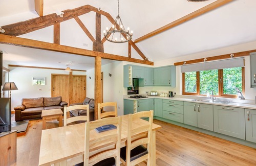 Bleddfa Cottage | PLOONY HILL LODGE, pet friendly, with hot tub in Bleddfa
