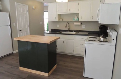 Huron House | Plum Brook Duplex - Minutes from Cedar Point