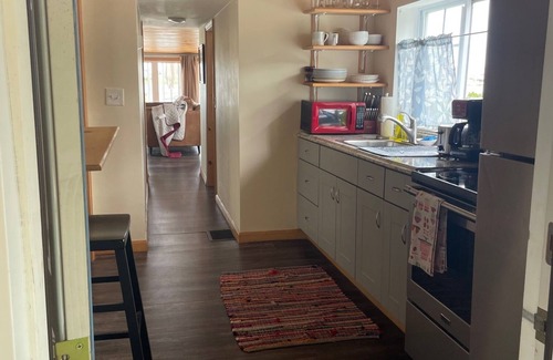 Newbury Cottage | Plum Island Basin Waterfront w/Private Safe Beach Perfect for Family