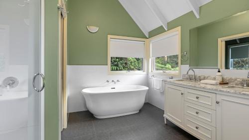 Apollo Bay Apartment | Plum Tree Cottage