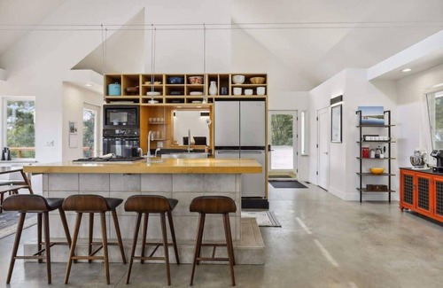Pepin House | Plum Valley: Luxury Retreat with Nature's Beauty