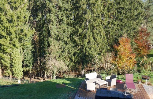 Filot House | Plush Holiday Home in Filot with Sauna and Relaxation Baths