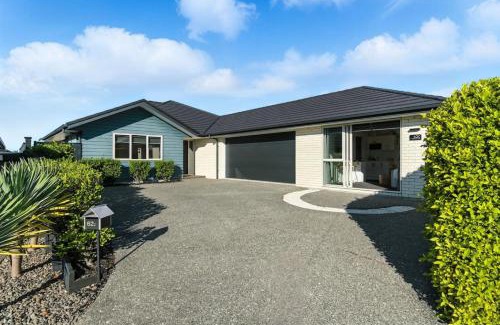 Papamoa Beach House | Plush Perfection in Papamoa