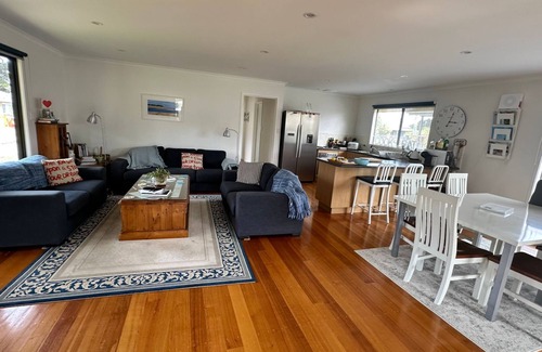 Venus Bay House | Pluto14 - Perfect location in the First Estate of Venus Bay