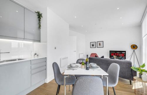 Gay Village Apartment | Pluxa Nero Deluxe - City Bliss 2Bath, Walk to Transit