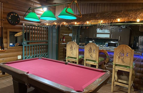 Boqueron Apartment | Poblado Cozy Log Cabin