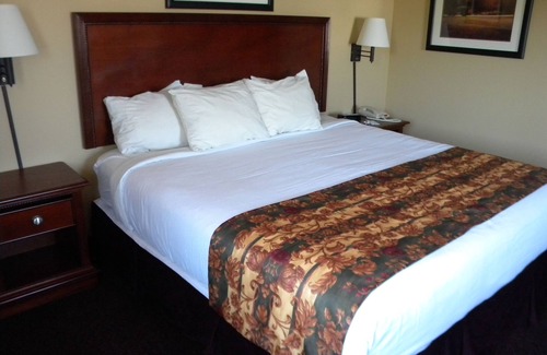 Pocahontas Hotel | Pocahontas Inn & Suites